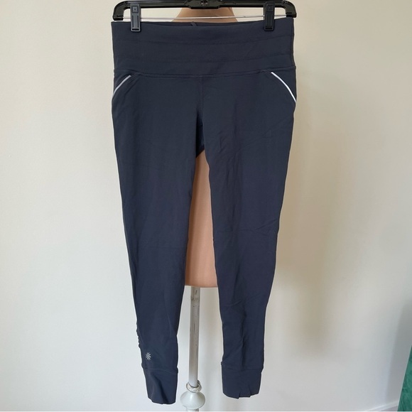 Athleta Flint Gray Relay Reflective Tight Ruched Calf Leggings 903959 EUC Size S - Picture 3 of 11
